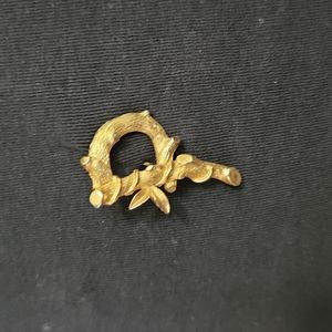 Sarah Coventry Bamboo Letter "P" Pin Brooch